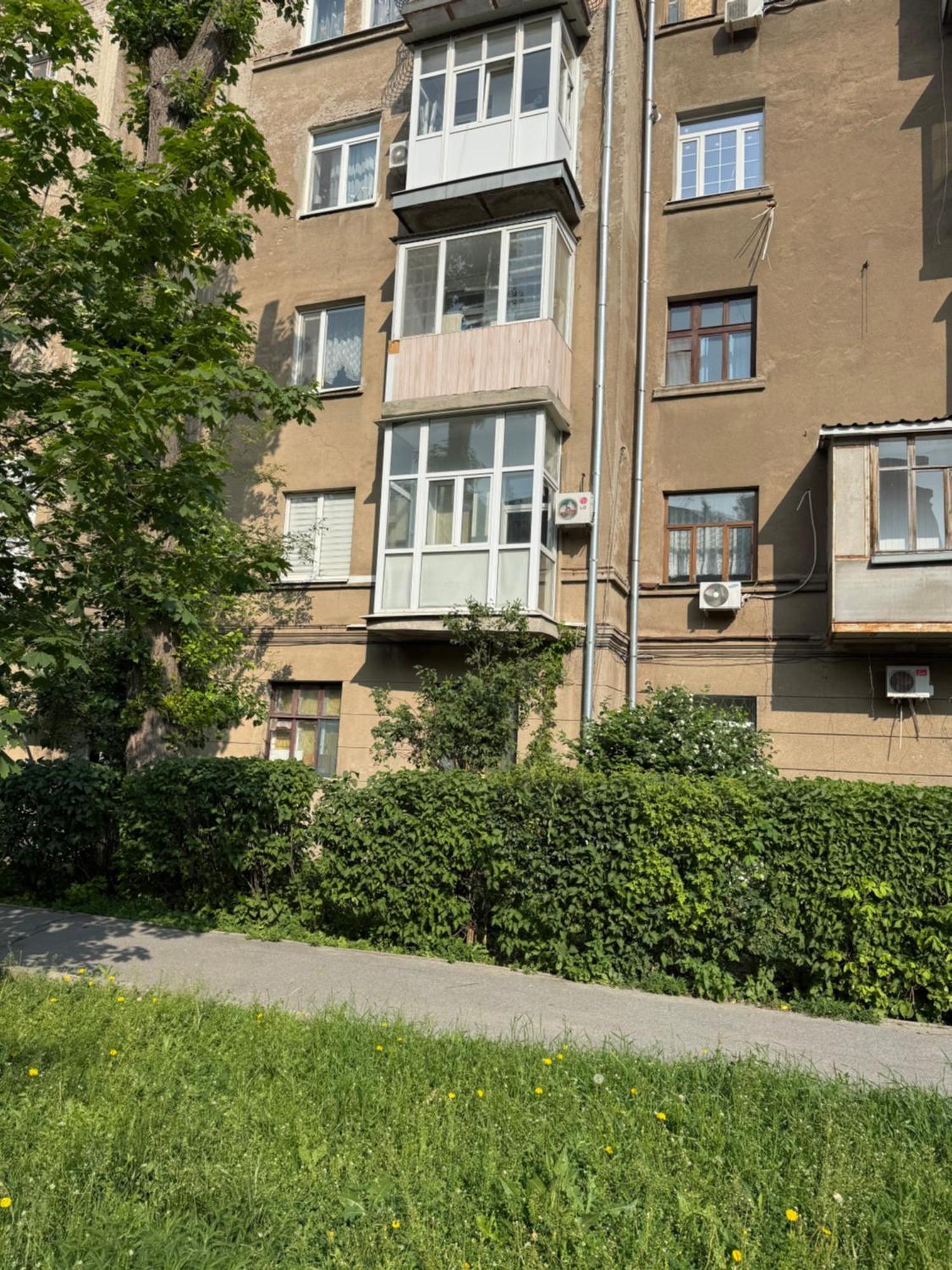возле парка горького рядом с сумской в-д тринклера,5 Харків