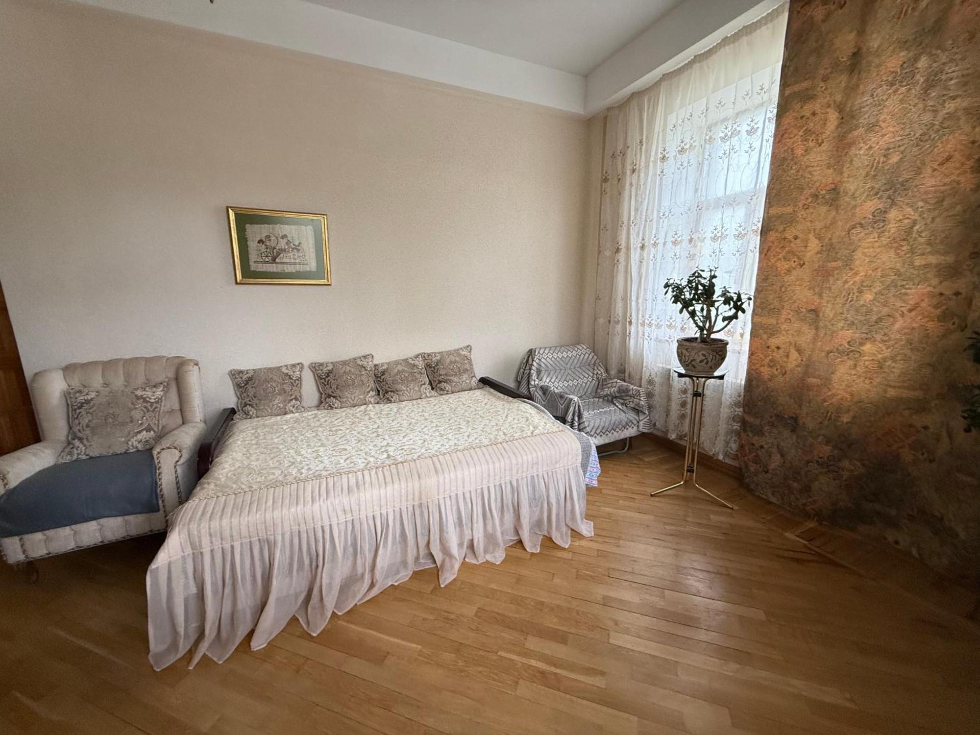 возле парка горького рядом с сумской в-д тринклера,5 Апартаменти Харків
